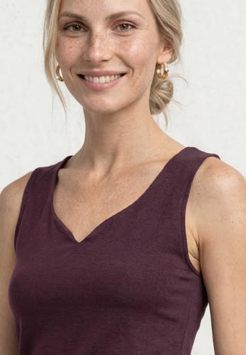 Basic Top mit Herzausschnitt