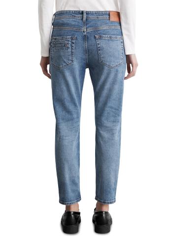 Jeans Model Theda boyfriend