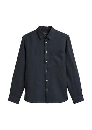 Kent collar, long sleeves, one rectangular chest pocket, linen style