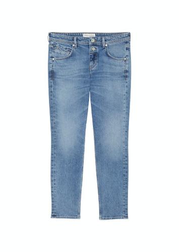 Jeans Model Theda boyfriend