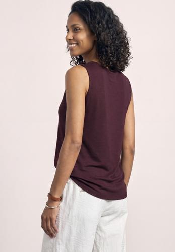 Basic Top mit Herzausschnitt