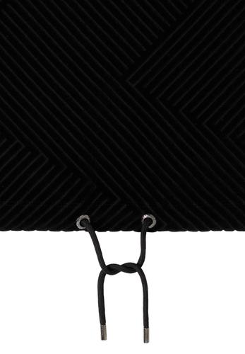Strukturshirt mit Funnelneck M - Black