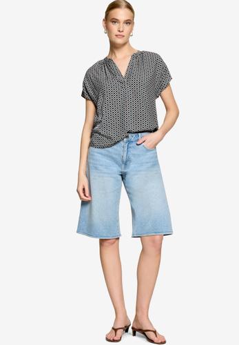 Blusenshirt mit grafischem Muster